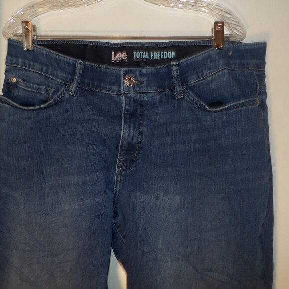 Lee Total Freedom Comfort Waistband Straight Leg Jeans Sz 14 Long - Picture 2 of 7